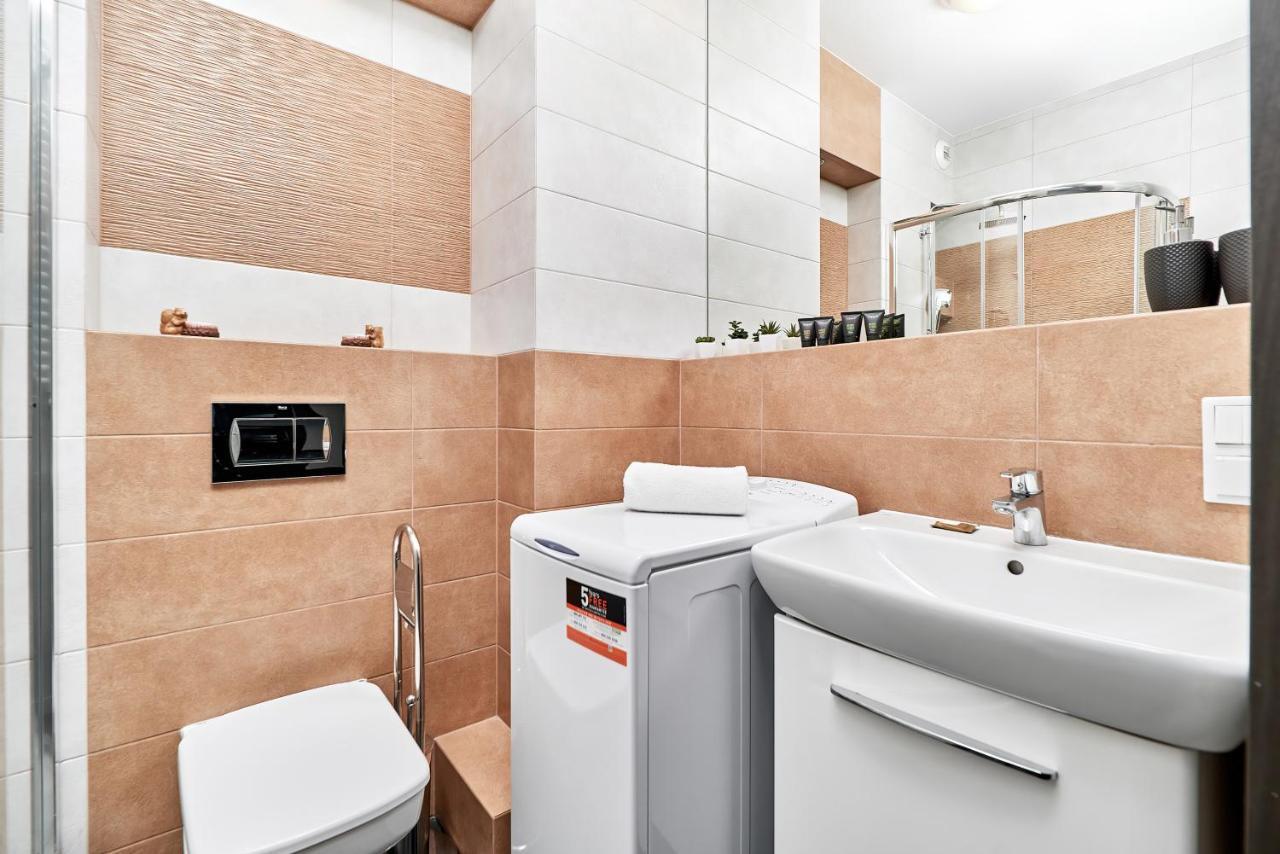 Apartment Wroclaw Sikorskiego With Free Garage By Renters Prestige Exterior photo