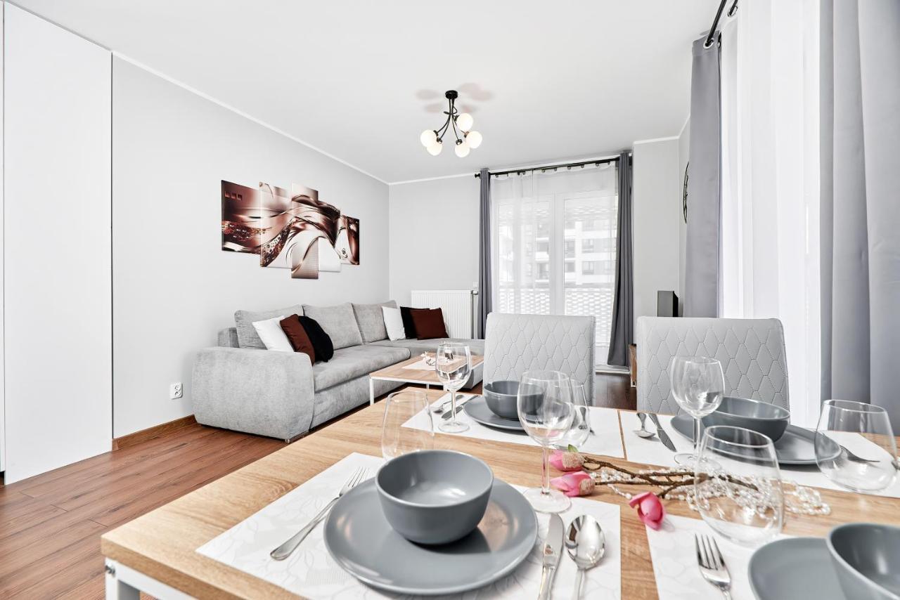 Apartment Wroclaw Sikorskiego With Free Garage By Renters Prestige Exterior photo